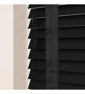 Деревянные горизонтальные жалюзи Black 50 мм, декоративная лесенка